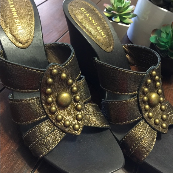 Gianni Bini Shoes - Gianni Bini Bronze Leather Wedges Size 9 M